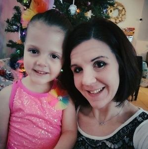 Meet your Posher, Leslie